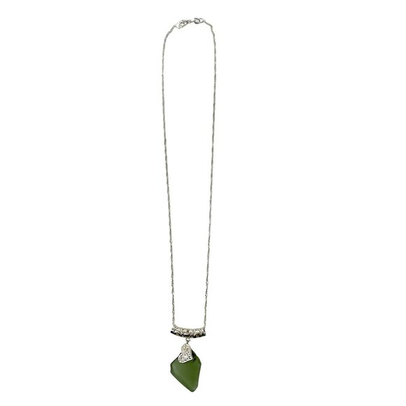 Green Seaglass Pendant,‎ 20" Silver Plated Cable Chain and Bobble w/Heart Charm - Picture 4 of 6